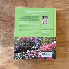Load image into Gallery viewer, Martha Stewart&#39;s Gardening Handbook
