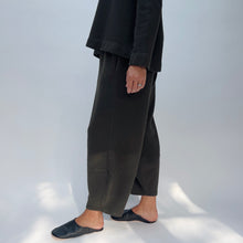 Load image into Gallery viewer, Bryn Walker | Oliver Fleece Pant in Kelp
