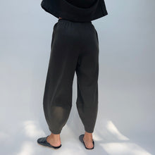 Load image into Gallery viewer, Bryn Walker | Oliver Fleece Pant in Kelp
