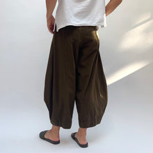 Load image into Gallery viewer, Eleven Stitch | Double Pocket Cotton Pant in Olive
