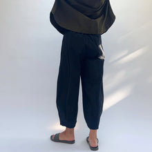 Load image into Gallery viewer, Eleven Stitch | Doreen Pant in Black
