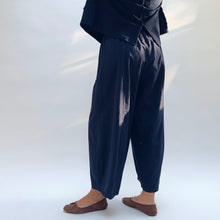 Load image into Gallery viewer, Eleven Stitch | One Pocket Pant in Indigo
