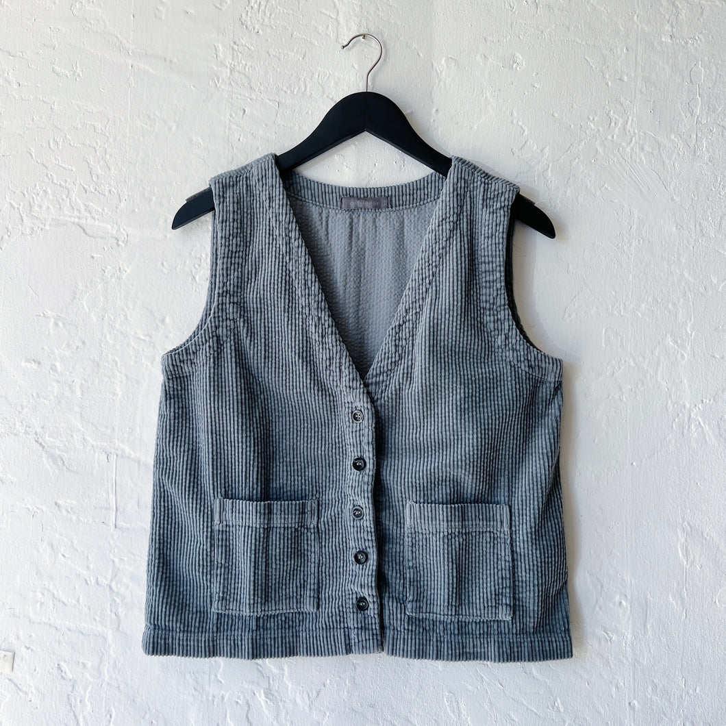 Cut Loose | Lux Corduroy V-Neck Button Down Vest in Seal