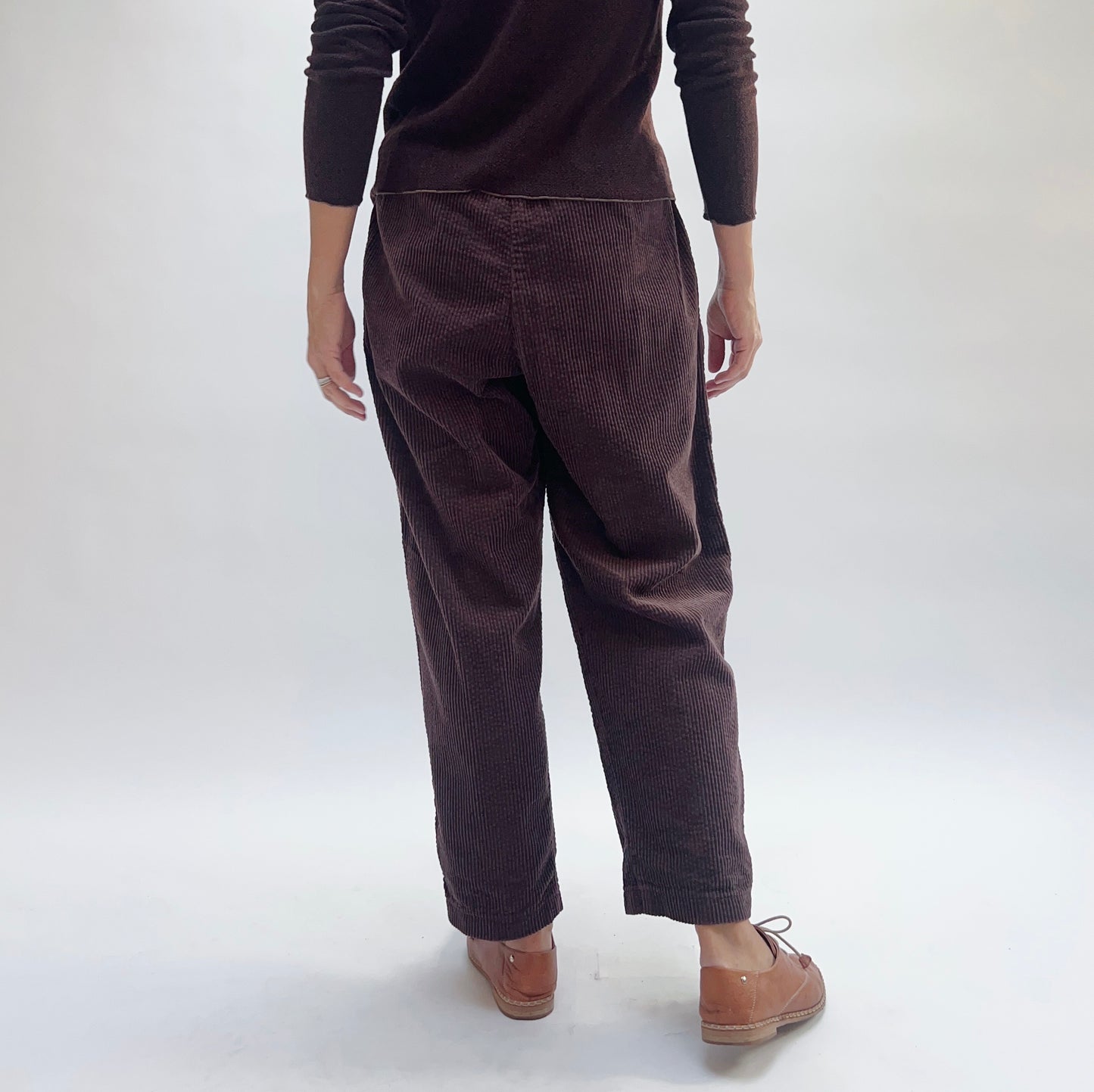Cut Loose | Lux Corduroy Button Pleat Pant in Cola