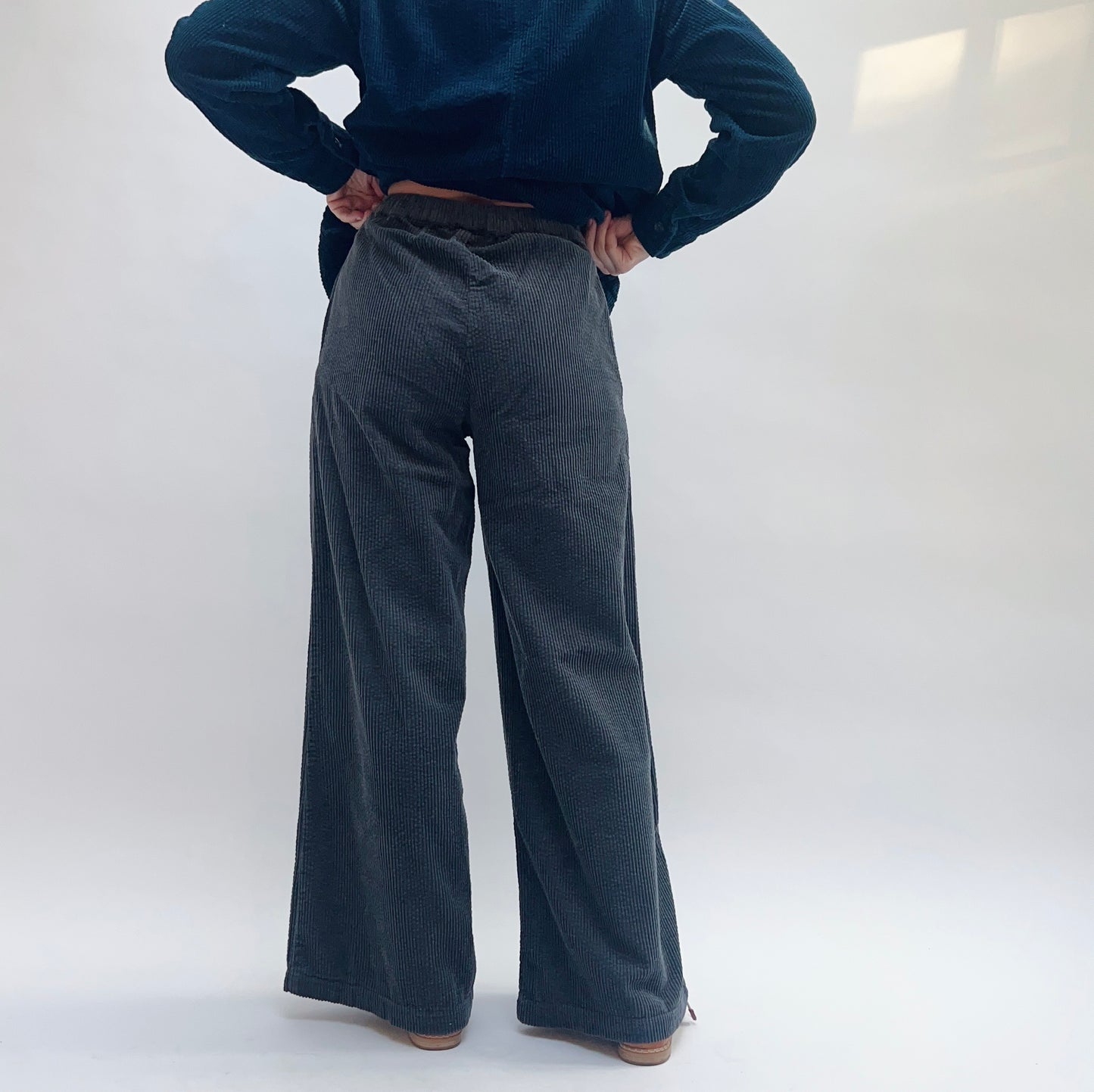 Lux Corduroy Wide Leg Zip Pants in Gull