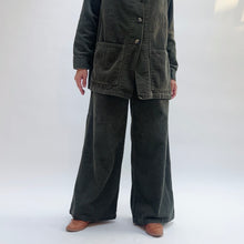Load image into Gallery viewer, Cut Loose | Lux Corduroy Wide Leg Zip Pants in Kelp
