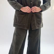 Load image into Gallery viewer, Cut Loose | Lux Corduroy Wide Leg Zip Pants in Kelp
