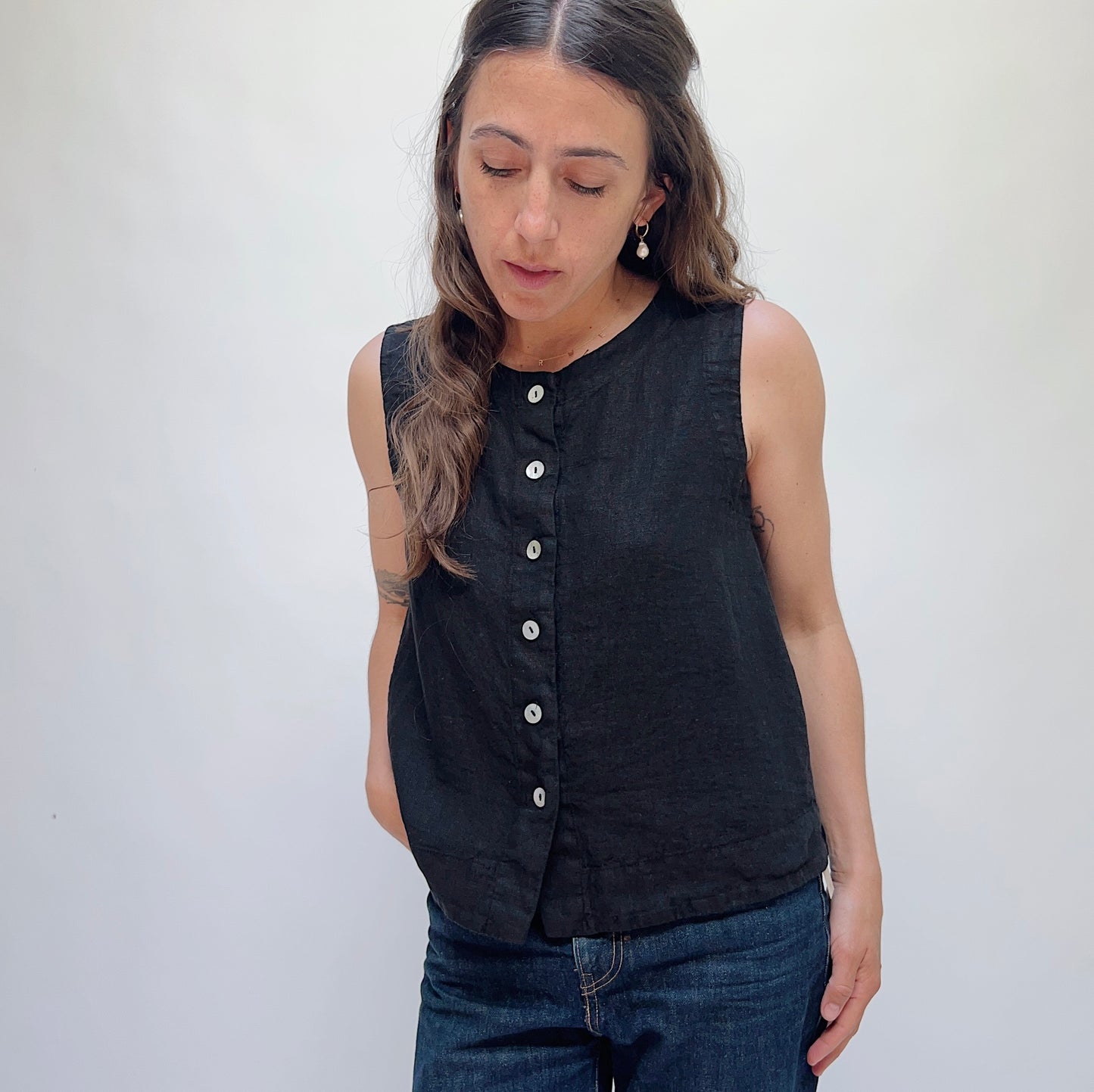 Linen Button Down Tank in Black