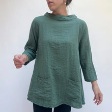 Load image into Gallery viewer, Cut Loose | Fall Parachute Raglan Pocket Top in Succulent
