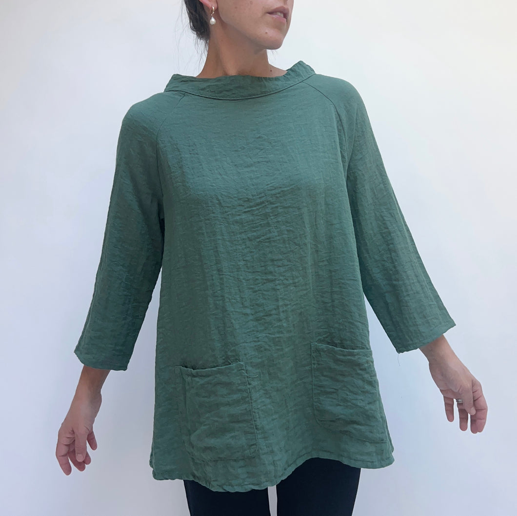 Cut Loose | Fall Parachute Raglan Pocket Top in Succulent