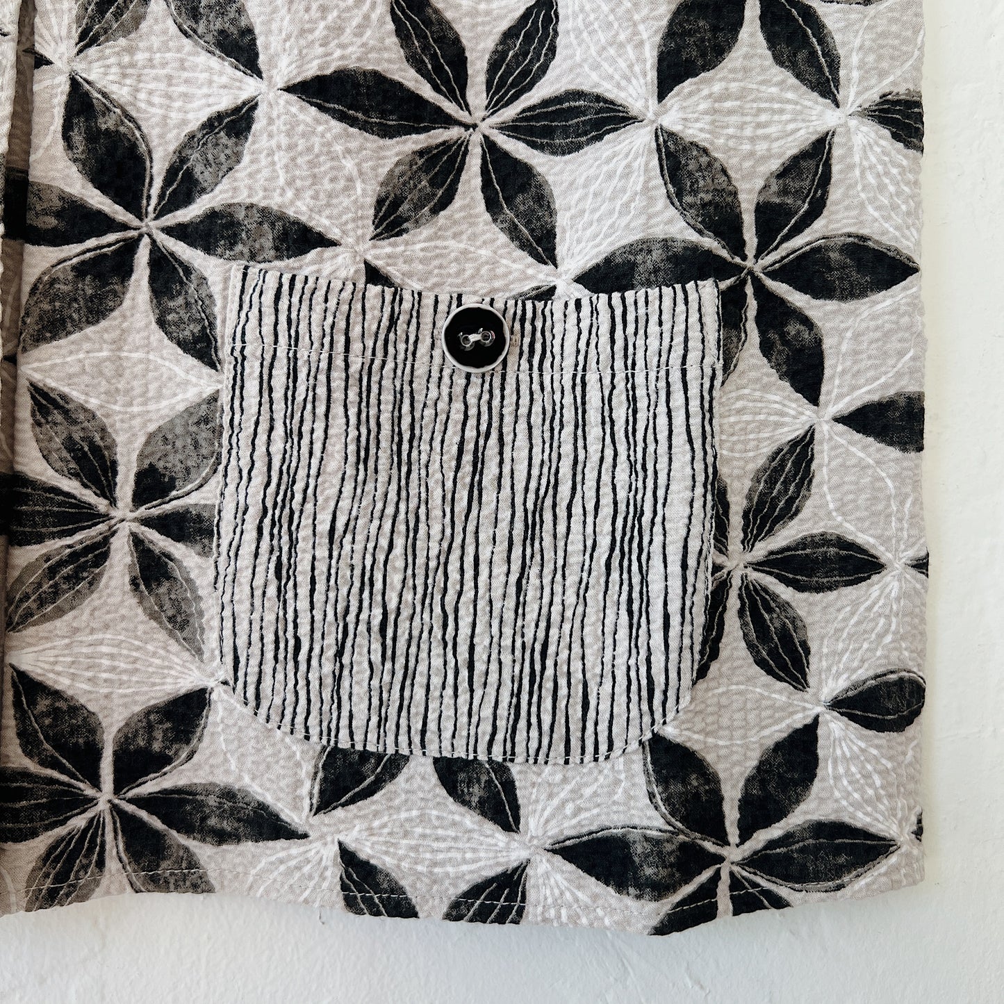 Crinkle Crepe Floral Pleat Tank in Black