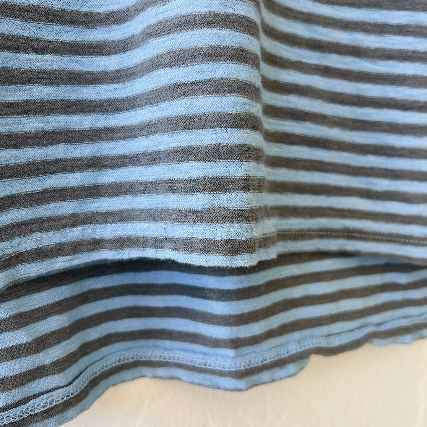 V-Neck Tee in Bellflower Stripe