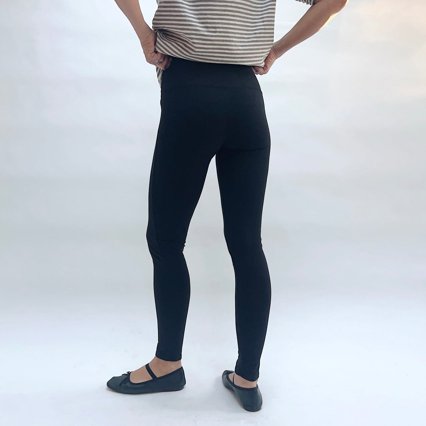 Back Pocket Legging in Black