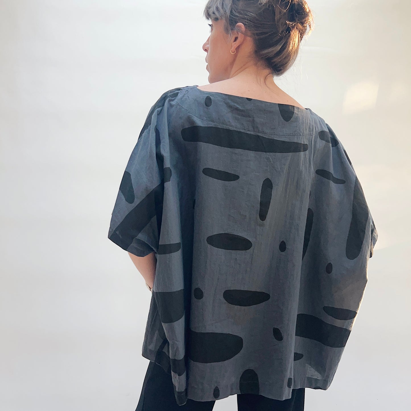 Pebble Box Top in Charcoal