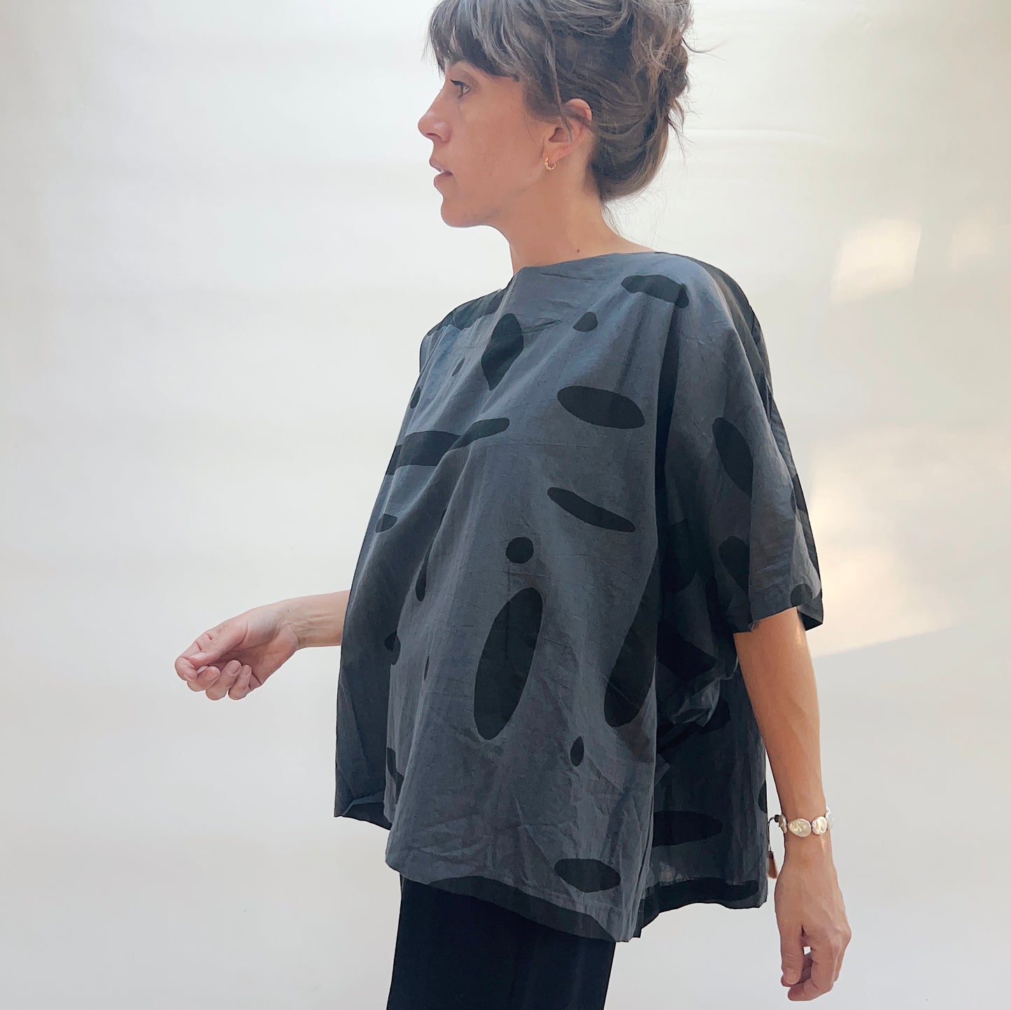 Pebble Box Top in Charcoal