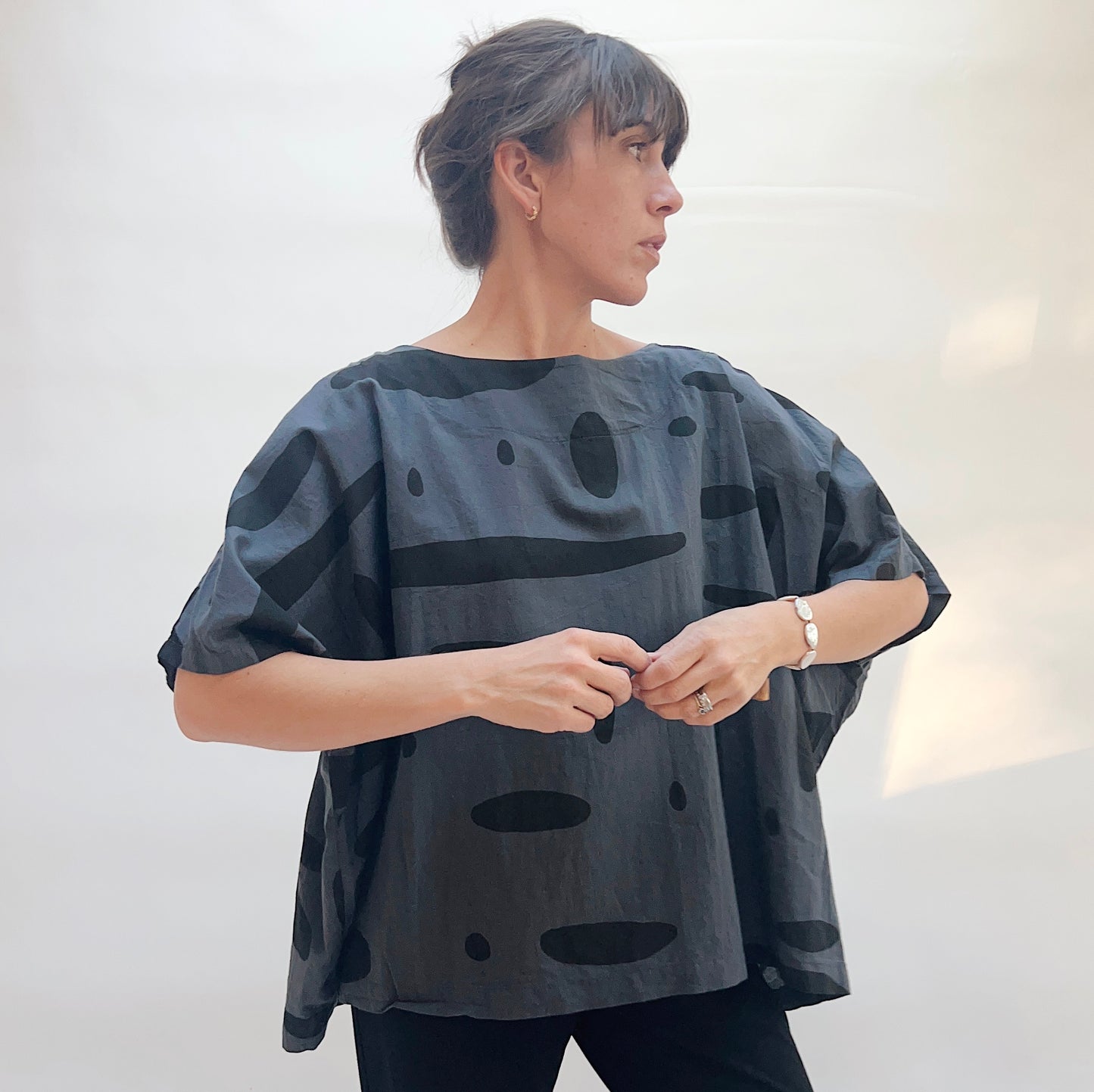 Pebble Box Top in Charcoal