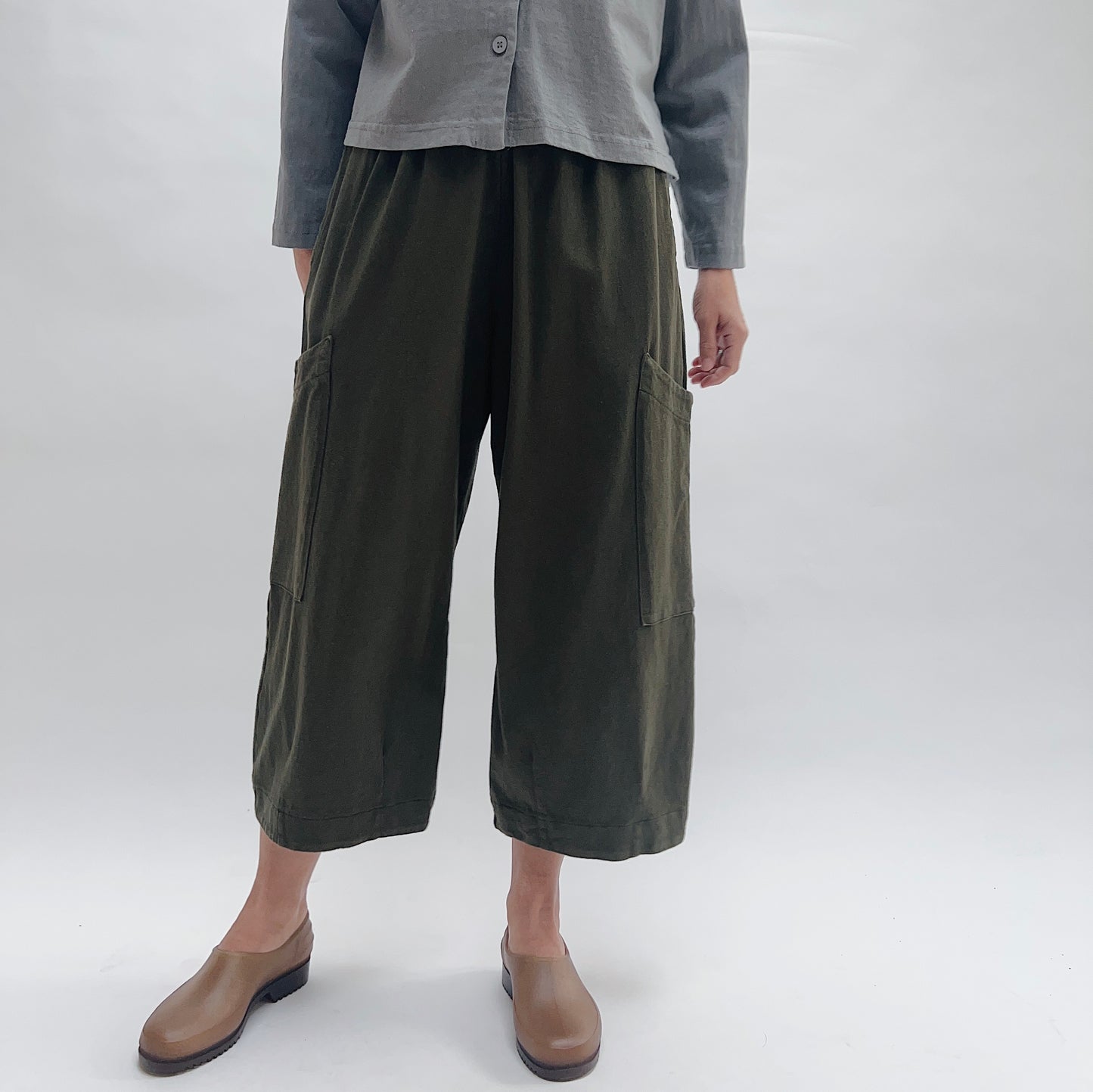 Pacific Cotton | Cotton Pasha Pant in Peppercorn