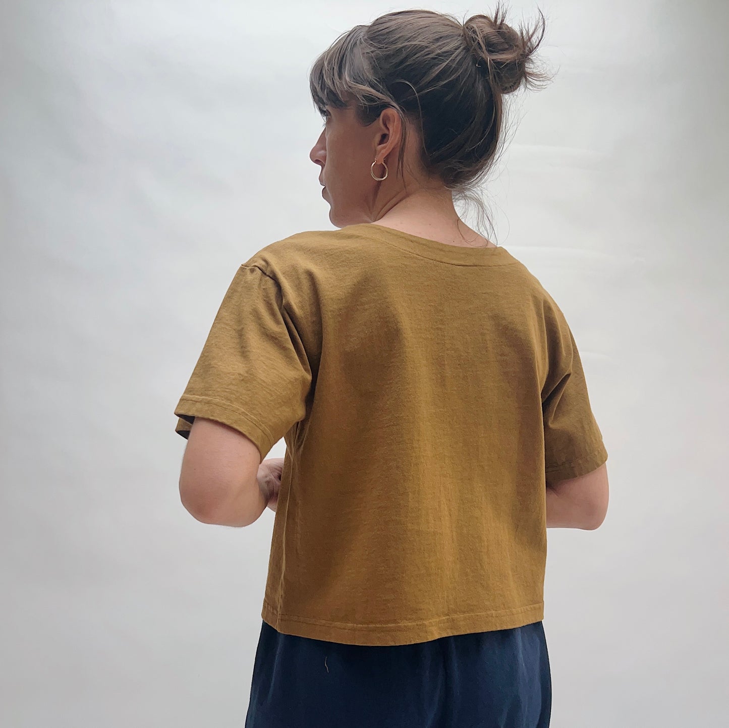 Pacific Cotton | Crop V-Neck in Quinquina