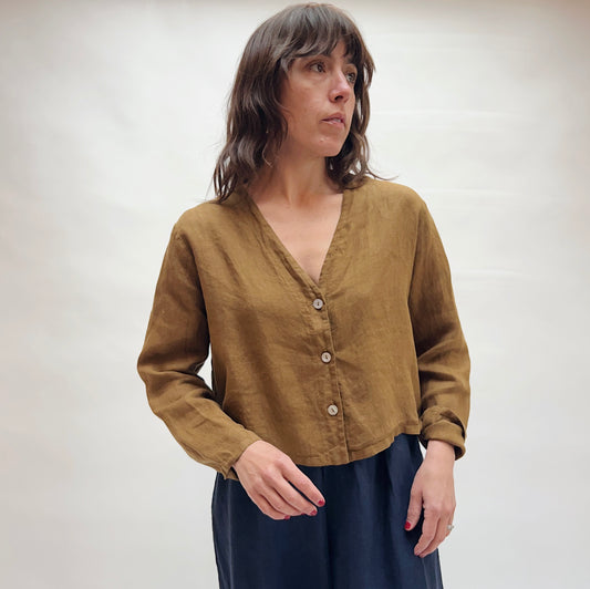 Linen Button Front Crop Cardigan in Quinquina