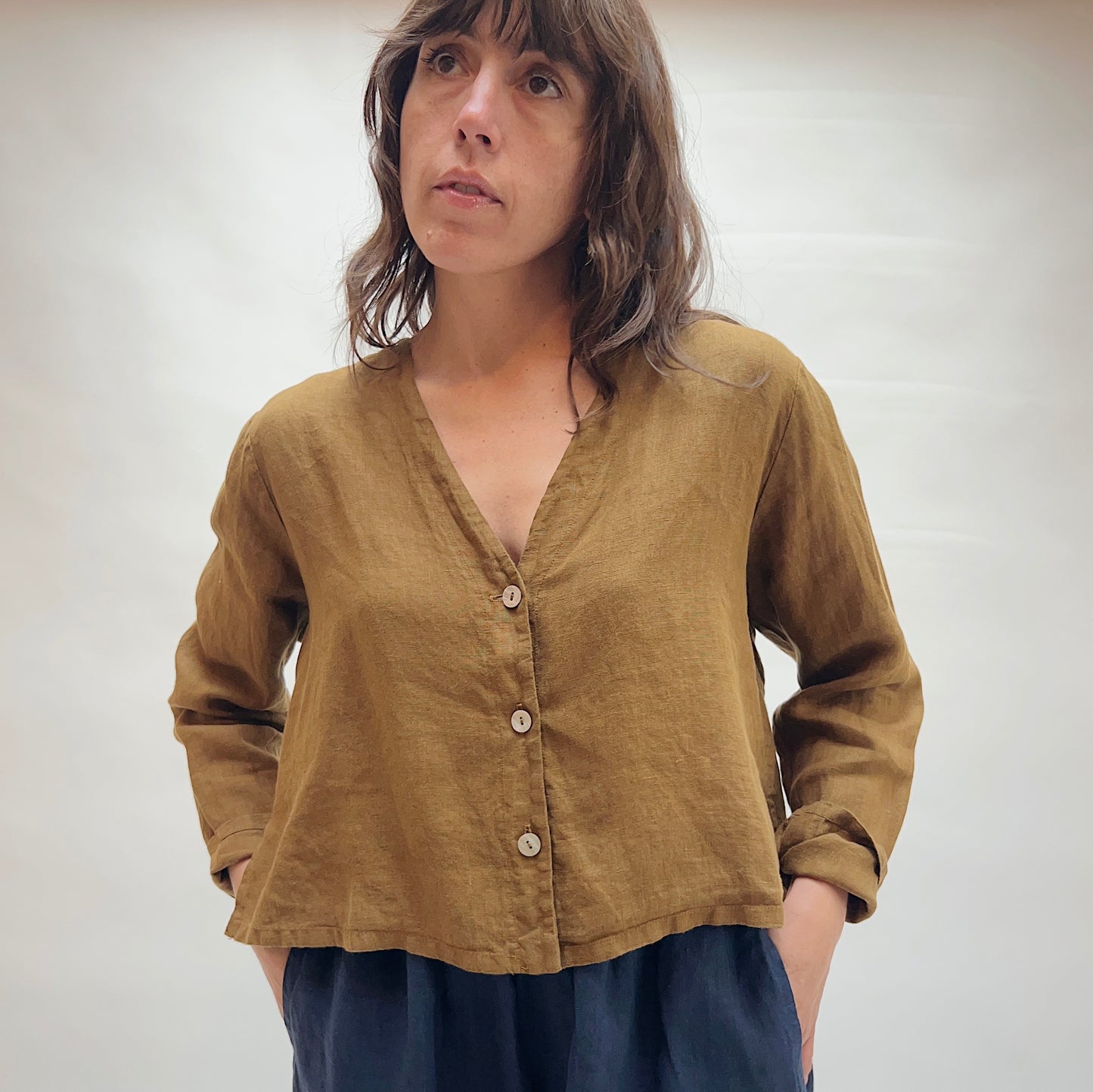 Linen Button Front Crop Cardigan in Quinquina