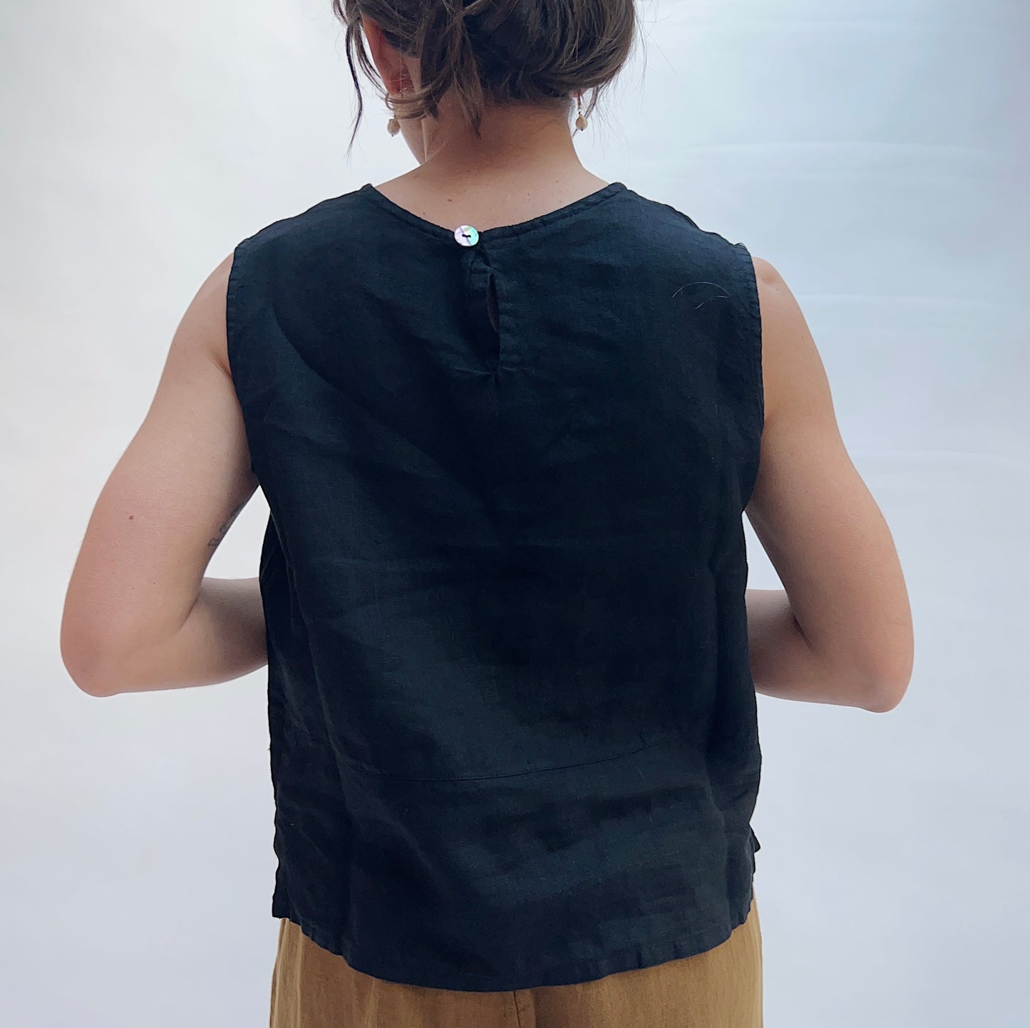 Basic Tank in Black
