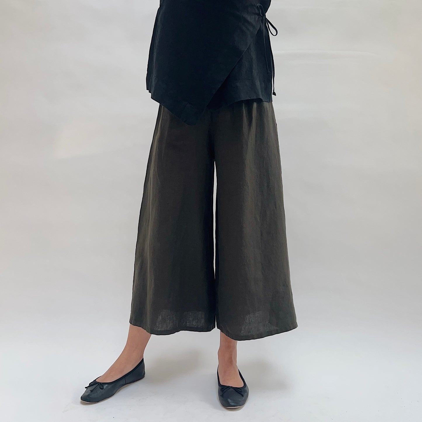Linen Ella Pant in Peppercorn