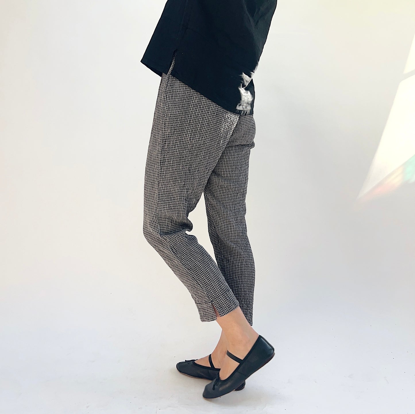 Tapered Crop Pant in Black Crinkle Check