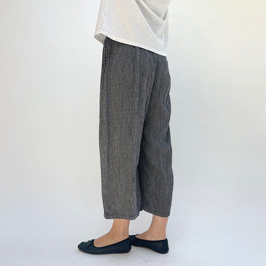 Crinkle Check Easy Crop Pant in Black