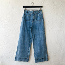 Load image into Gallery viewer, Stretch Denim Ankle Jean in Light Denim
