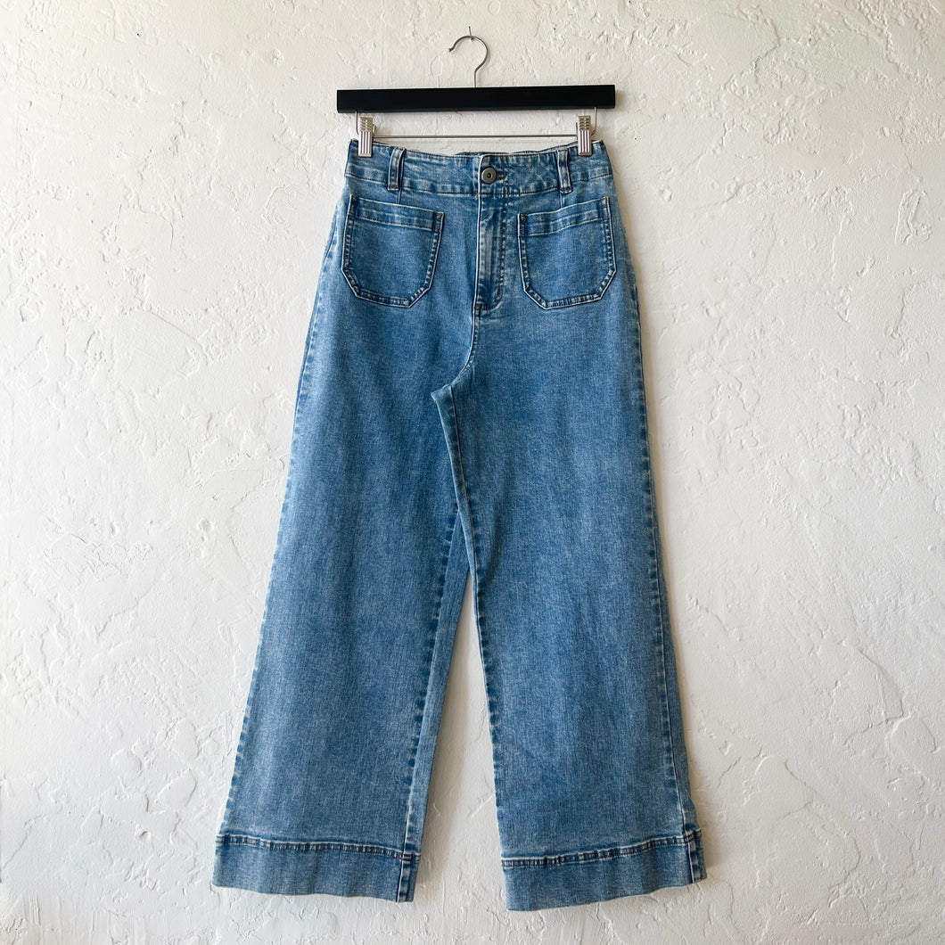 Stretch Denim Ankle Jean in Light Denim
