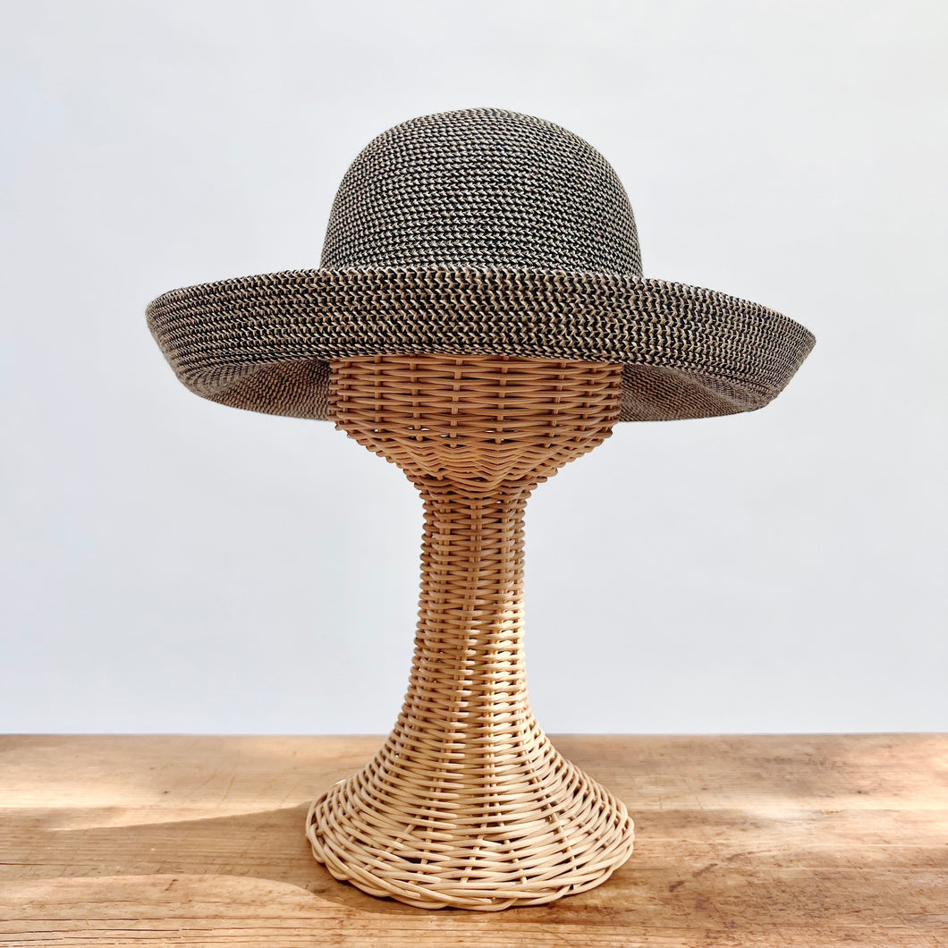 Paper Braid Kettle Brim Hat in Black Tweed