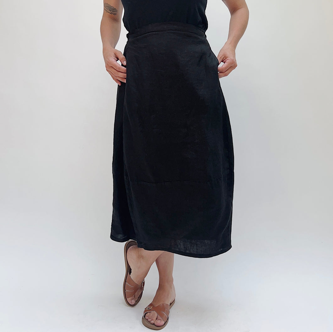 Cut Loose | Hanky Linen Side Pleat Bubble Skirt in Black