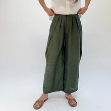 Load image into Gallery viewer, Yuvita | Pleat Pant in Green Melange
