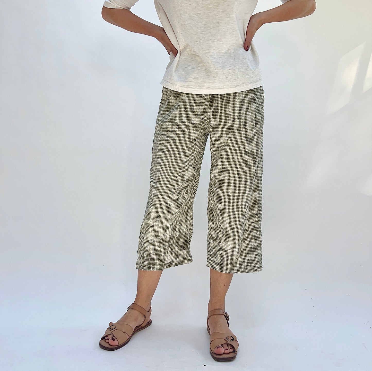 Crinkle Check Easy Crop Pant in Balsam Green