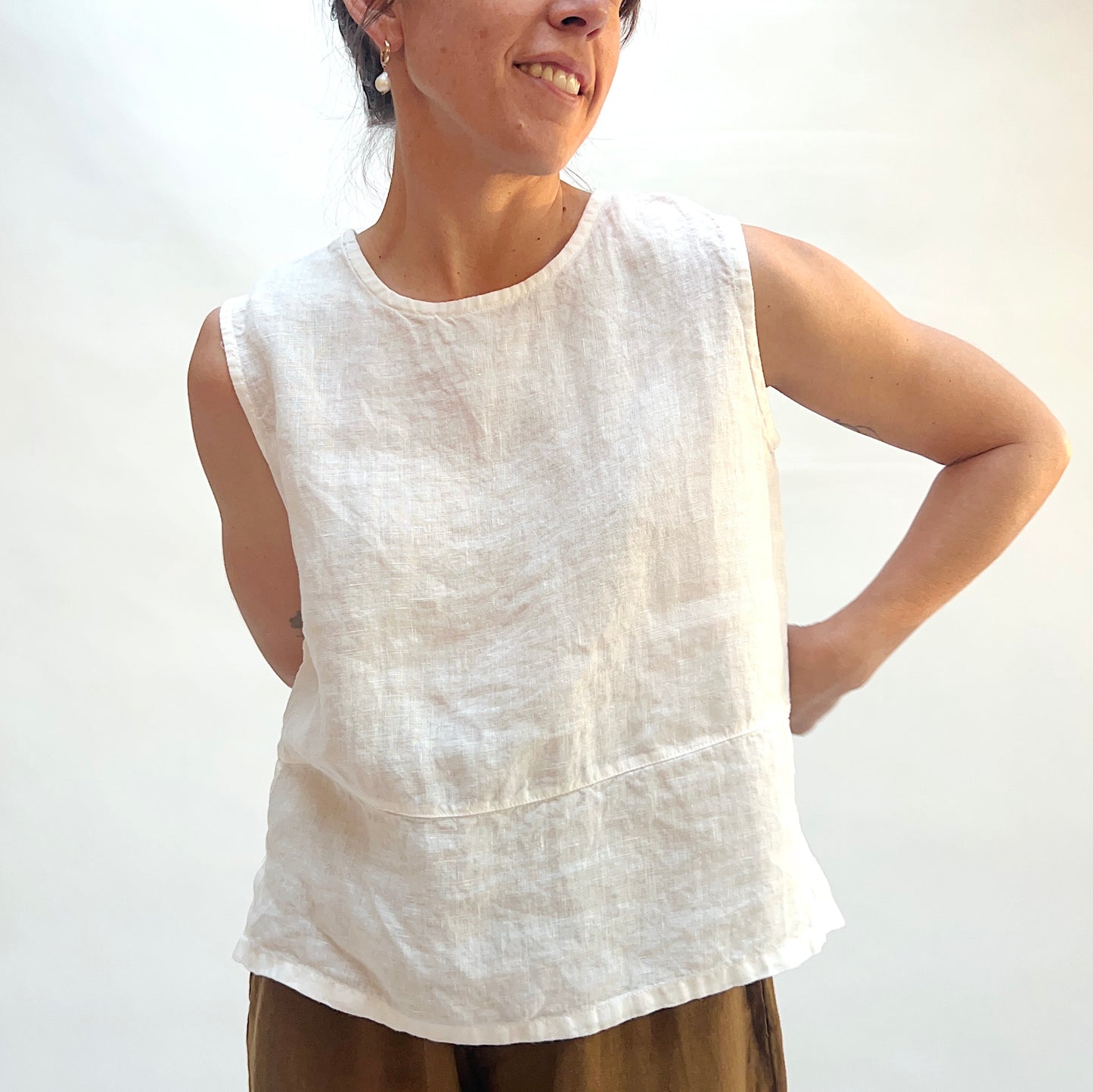 Basic Tank in White