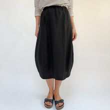 Load image into Gallery viewer, Kleen | Linen Lantern Skirt in Black
