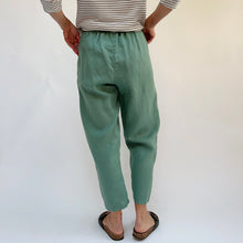 Load image into Gallery viewer, Kleen | Basic Linen Crop Pant in Oregano
