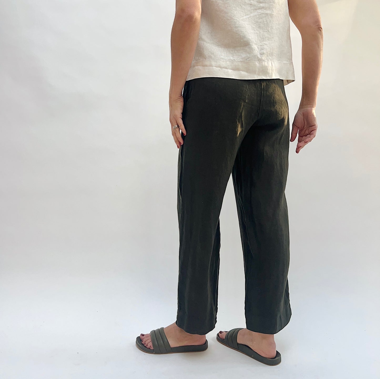 Linen Anka Pant in Peppercorn
