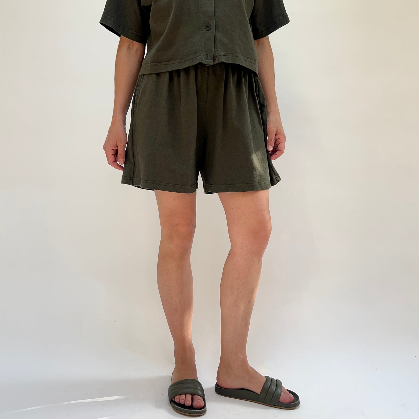 Walk Short in Peppercorn