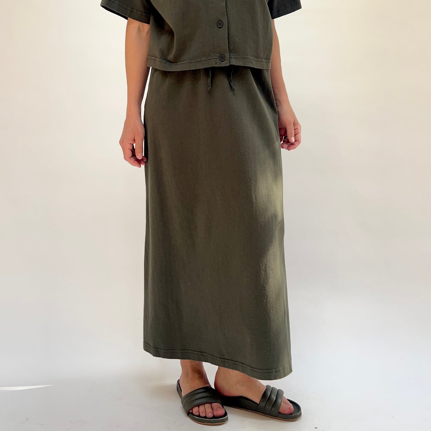 Drawstring Skirt in Peppercorn