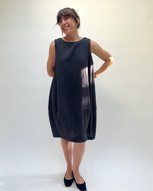 Travel Bubble Dress in Black Pearl