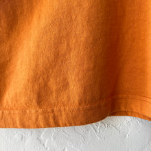Load image into Gallery viewer, Pacific Cotton | Crop V-Neck in Zafferano
