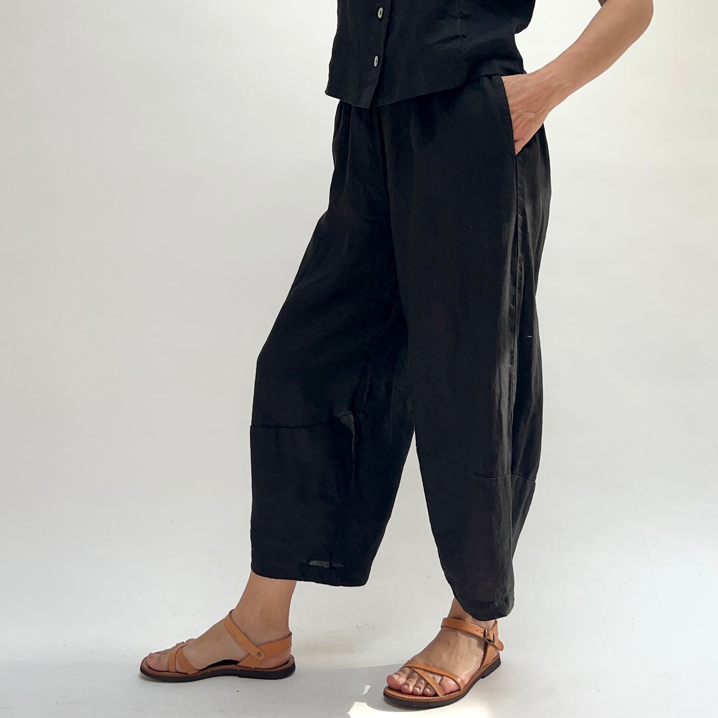 Hanky Linen Lantern Pant in Black