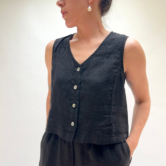 Hanky Linen Crop Vest in Black