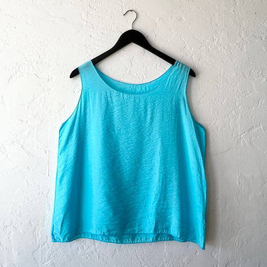 Airy Layering Tank in Atoll