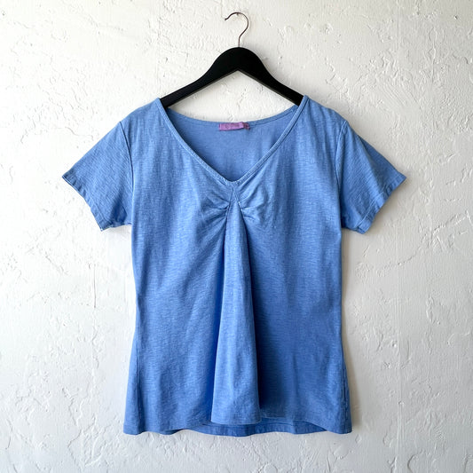 Short Sleeve Tuck Front Shirt in Forget Me Not