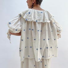 Load image into Gallery viewer, DVAA | Amelia Top in White Floral
