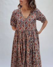 Load image into Gallery viewer, Petra Dress in Paisley
