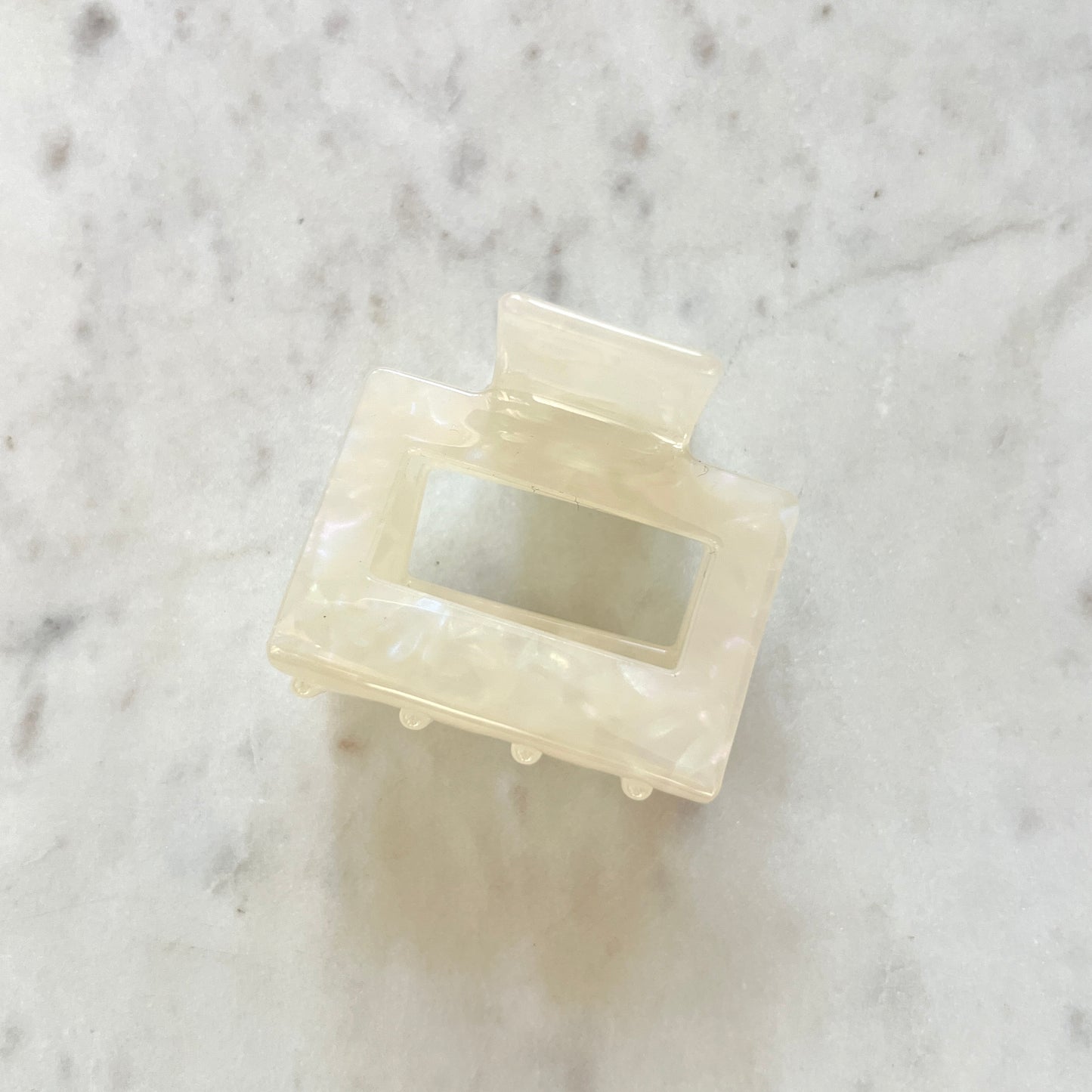 Pearl Hair Claw