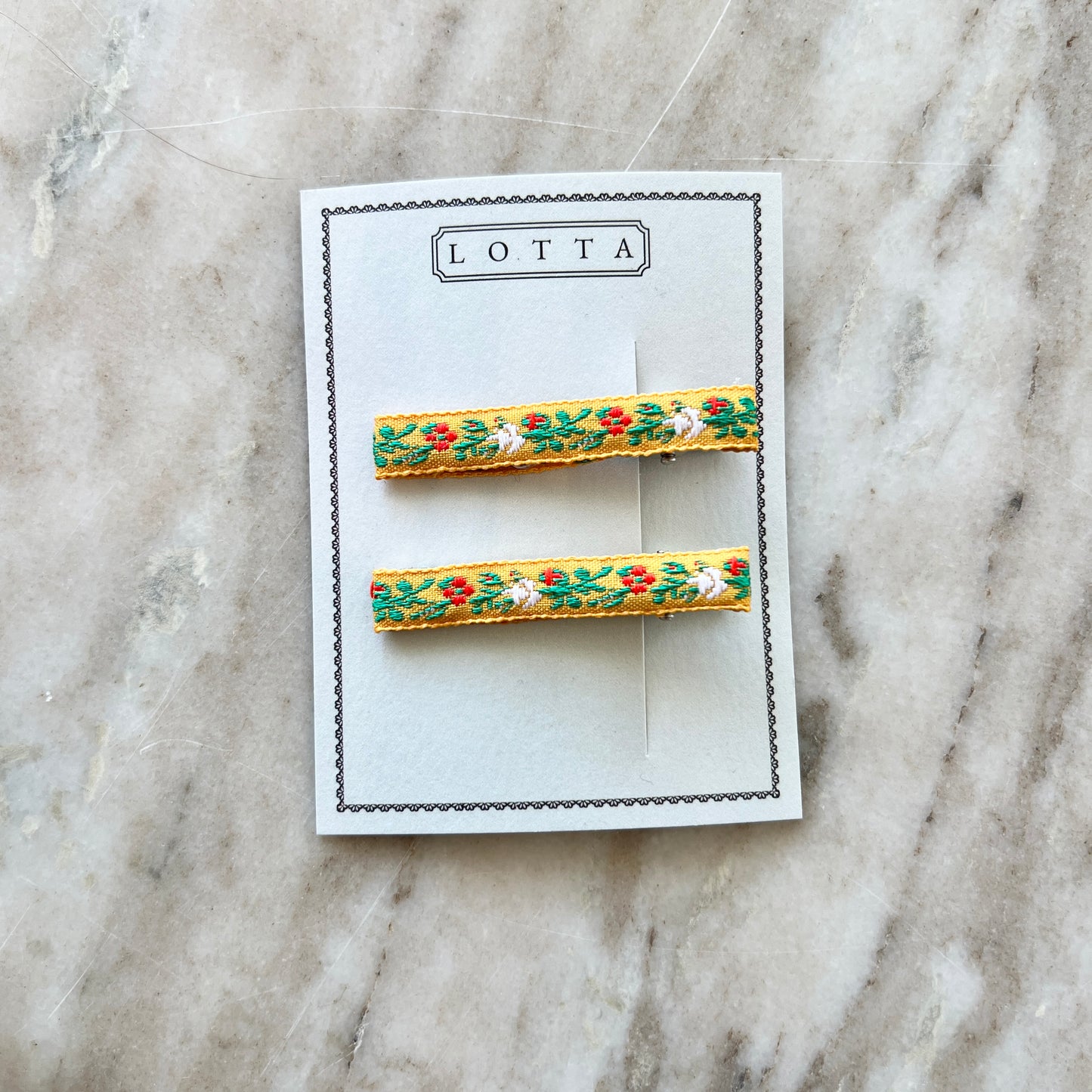 Honey Embroidered Ribbon Clip Set